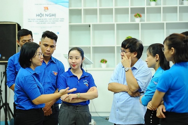 Đoàn viên thanh niên trường tham dự chương trình kỹ năng “Chắp cánh ước mơ”